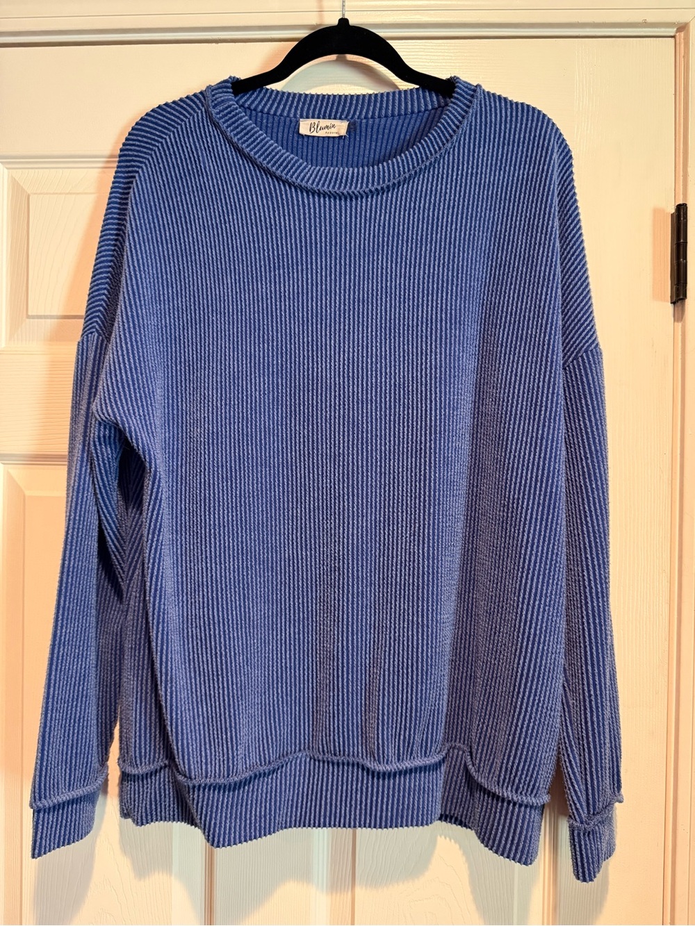 Blue ribbed long sleeve shirt